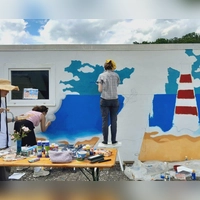 Knut Bergmanns Garagenwand wurde von der Jugendgruppe Pen to Paper mit einem Nordsee-Motiv bemalt. (Foto: Knut Bergmann)
