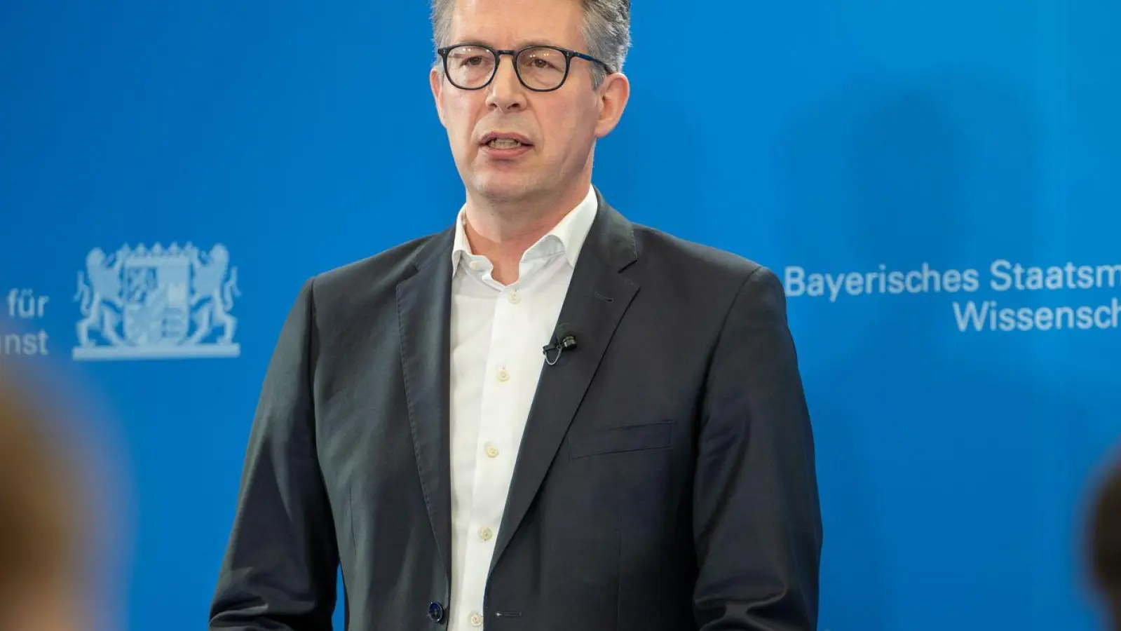 Der Staat fördert Unternehmen, die in Forschung investieren, schon steuerlich - das reicht Bayerns Wissenschaftsminister Blume allerdings nicht. (Archivbild) (Foto: Leonie Asendorpf/dpa)