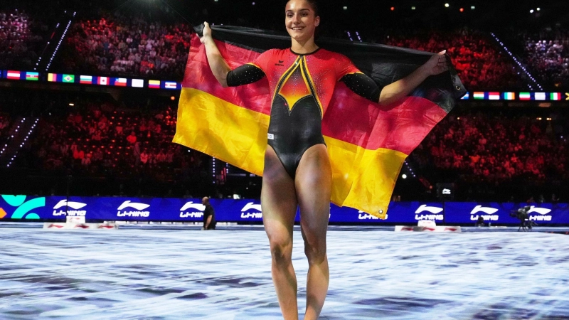 Jubel über WM-Silber: Helen Kevric. (Foto: Francisco Seco/AP/dpa)