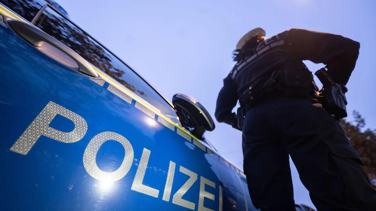 Die Ermittler suchen nach dem bislang Unbekannten. (Symbolbild) (Foto: Marijan Murat/dpa)