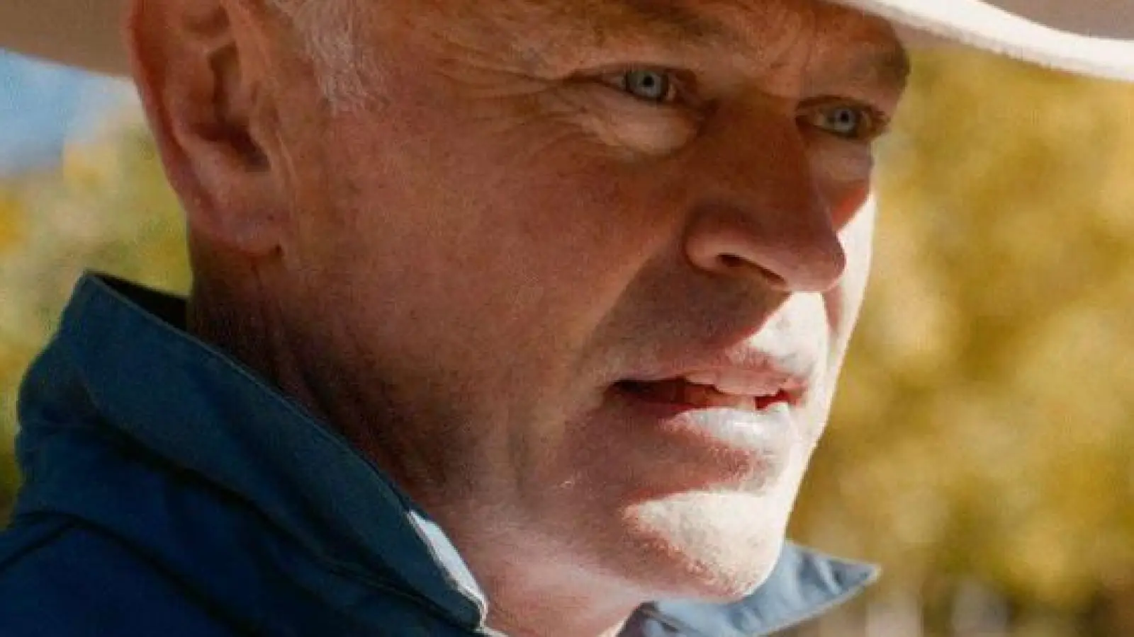 Neil McDonough (l) als Ian Ross und Bailey Chase als Jeff Eriksson in einer Szene des Films „Homestead“. (Foto: -/Kinostar/dpa)