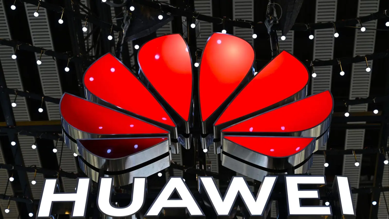 Die EU-Kommission stört sich an Komponenten von Huawei in Teilen der kritischen Infrastruktur Europas. (Archivbild) (Foto: Wolf von Dewitz/dpa)