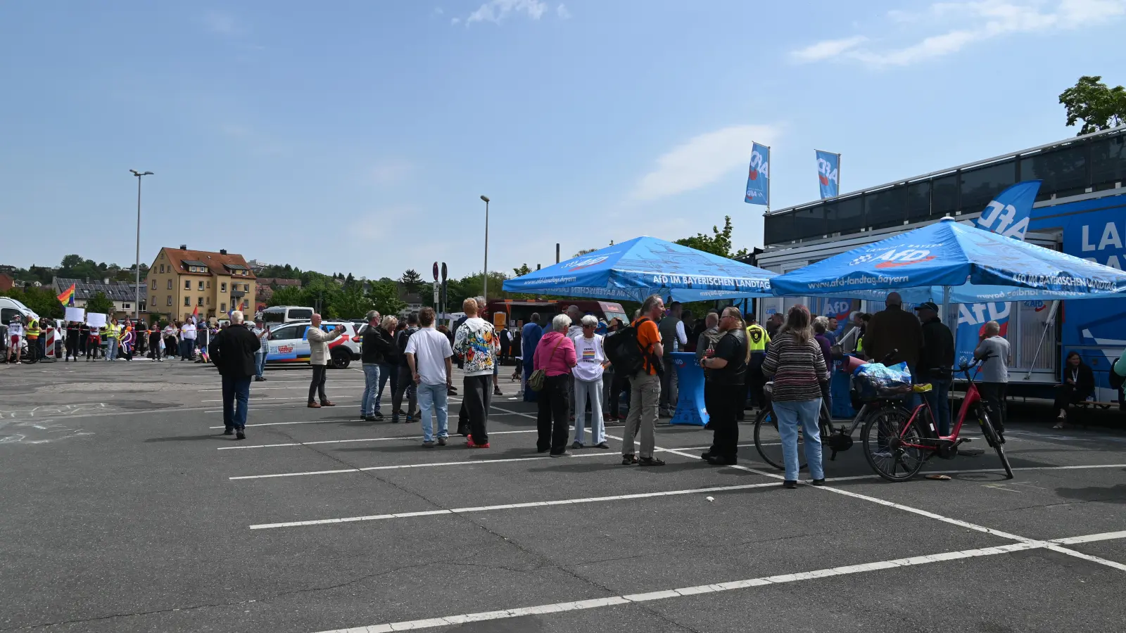 Die Resonanz auf Seiten der AfD und der Gegendemonstranten blieb am Veranstaltungstag überschaubar. Im Nachgang übten Vertreterinnen und Vertreter des Stadtrates aber deutliche Kritik. (Foto: Wolfgang Grebenhof)
