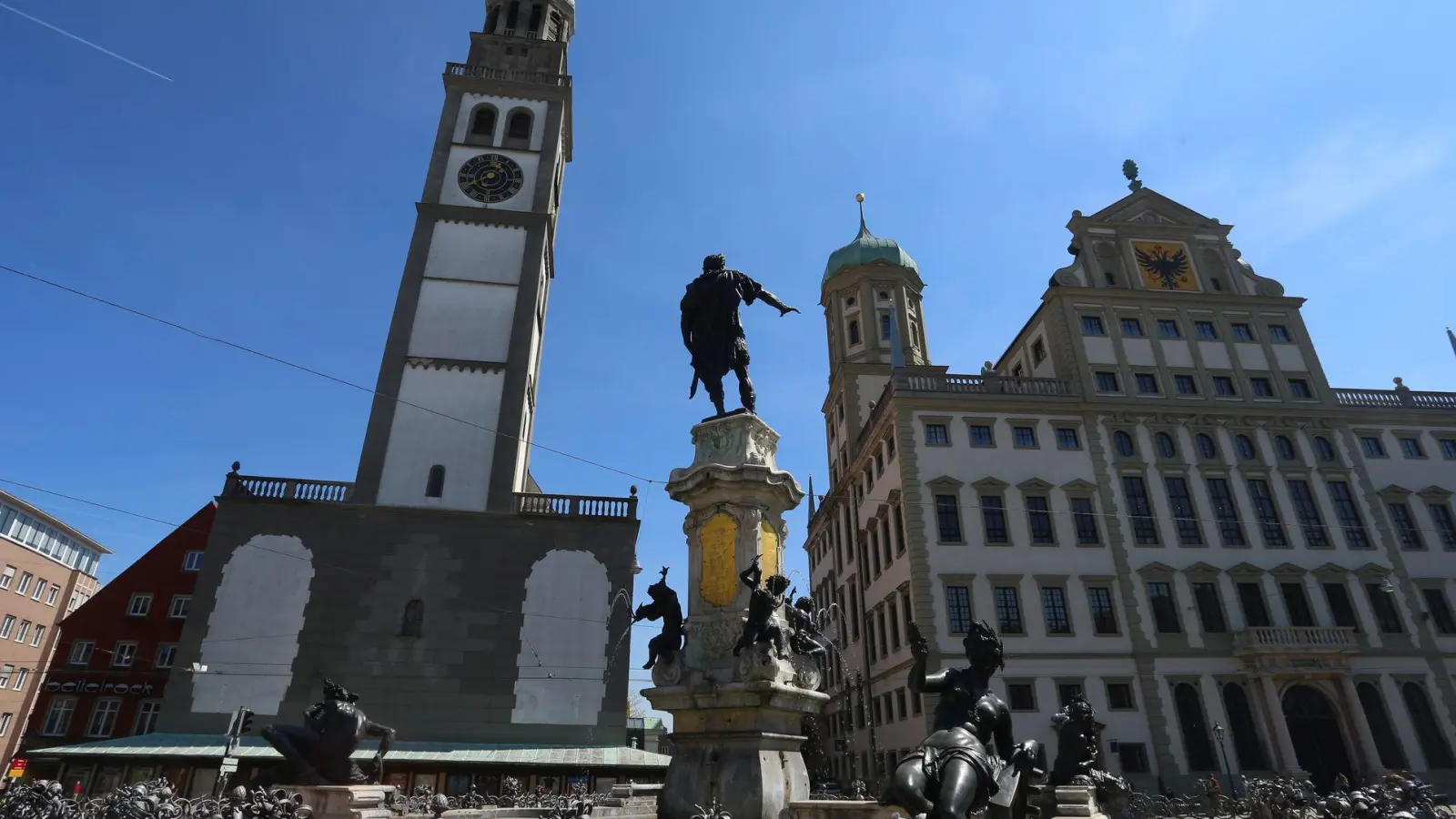 In einem bundesweiten Ranking der glücklichsten Großstädter liegt Augsburg auf Platz 4. (Archivbild) (Foto: Karl-Josef Hildenbrand/dpa)