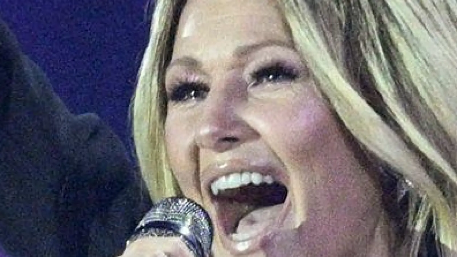 Nach der Stadiontour zu Weihnachten auch im Fernsehen: Helene Fischer. (Archivbild) (Foto: Jens Kalaene/dpa)