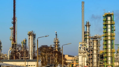 Die PCK-Raffinerie gehört mehrheitlich Rosneft. (Archivbild) (Foto: Patrick Pleul/dpa)