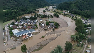 Die Zerstörungen an der Ahr im Juli 2021. Fünf Jahre nach der Katastrophe in Rheinland-Pfalz und Nordrhein-Westfalen sind immer noch nicht alle Schäden behoben. (Archiv) (Foto: Boris Roessler/dpa)