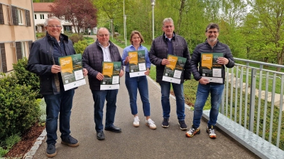 Werner Leibrich, Karl Fickel, Anuschka Hörr, Friedrich Steinacker und Martin Schachner (von links) fördern Kommunalpolitik. (Foto: Sandra Reichert)