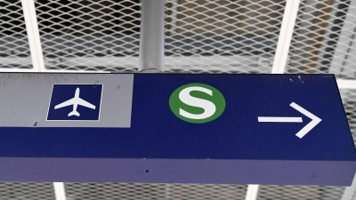 Wer mit der S-Bahn zum Münchner Flughafen möchte, muss in der nächsten Zeit gut planen. (Symbolbild) (Foto: Peter Kneffel/dpa)