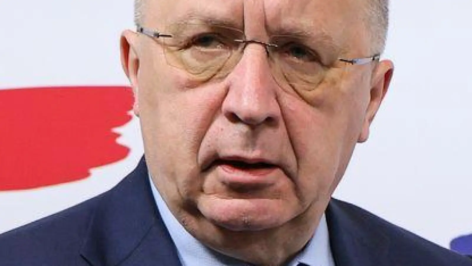 Treibt das Projekt für einen Drohnenwall voran: EU-Verteidigungskommissar Andrius Kubilius. (Archivbild) (Foto: Radek Pietruszka/PAP/dpa)