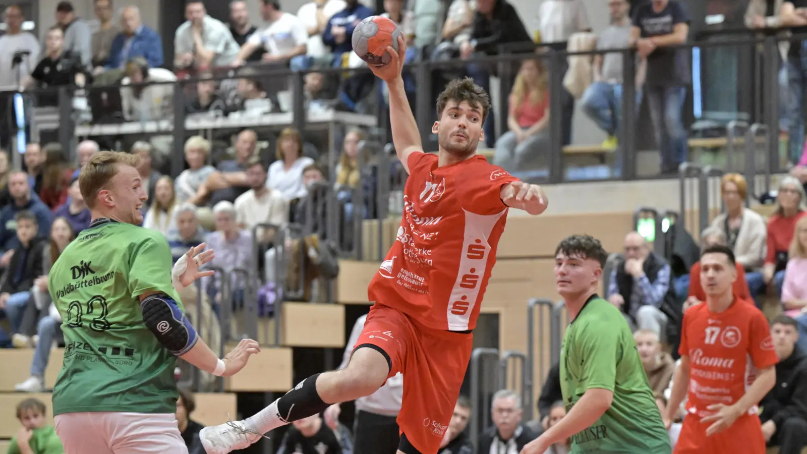 Vier Tore zum Abschied: Der Rothenburger Anton Ehrlinger (am Ball) setzt seine Karriere in der Dritten Liga beim TuS Fürstenfeldbruck fort. (Foto: Martin Rügner)