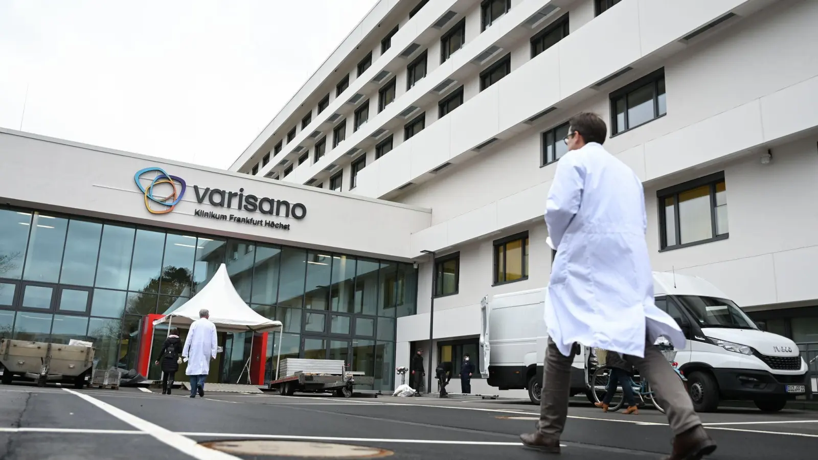 Das Varisano-Klinikum in Frankfurt ist eins von acht Krankenhäusern in Frankfurt, die „Medizinische Soforthilfe nach Vergewaltigung“ anbieten. (Foto: Arne Dedert/dpa)