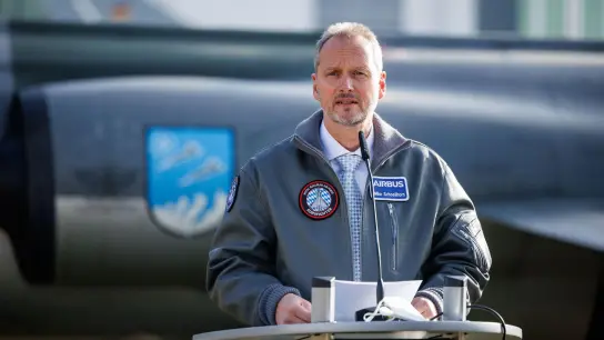 Michael Schöllhorn ist Chef der Airbus-Rüstungssparte. (Foto: Matthias Balk/dpa)