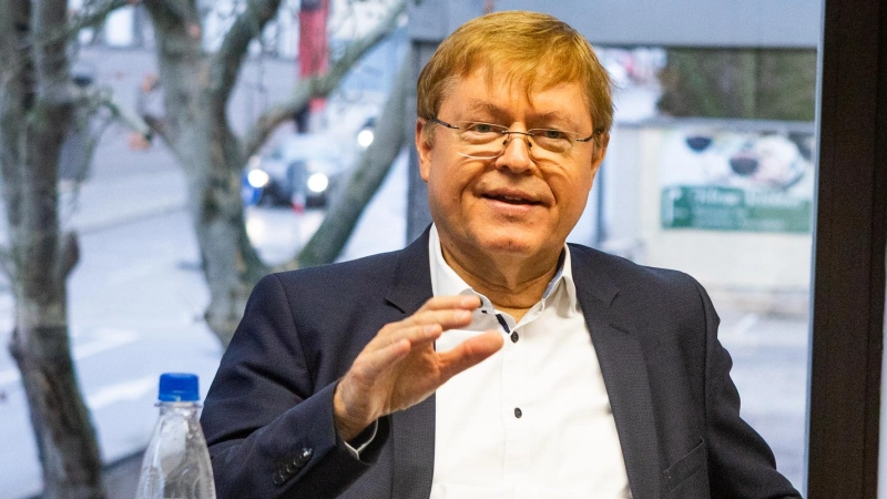 Für Klinikvorstand Dr. Gerhard Sontheimer hat die Umsetzungsphase bereits begonnen. (Foto: Evi Lemberger)
