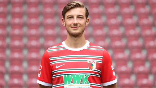 Hat seinen Vertrag bei Augsburg bis 2026 verlängert: Lukas Petkov. (Foto: Karl-Josef Hildenbrand/dpa)