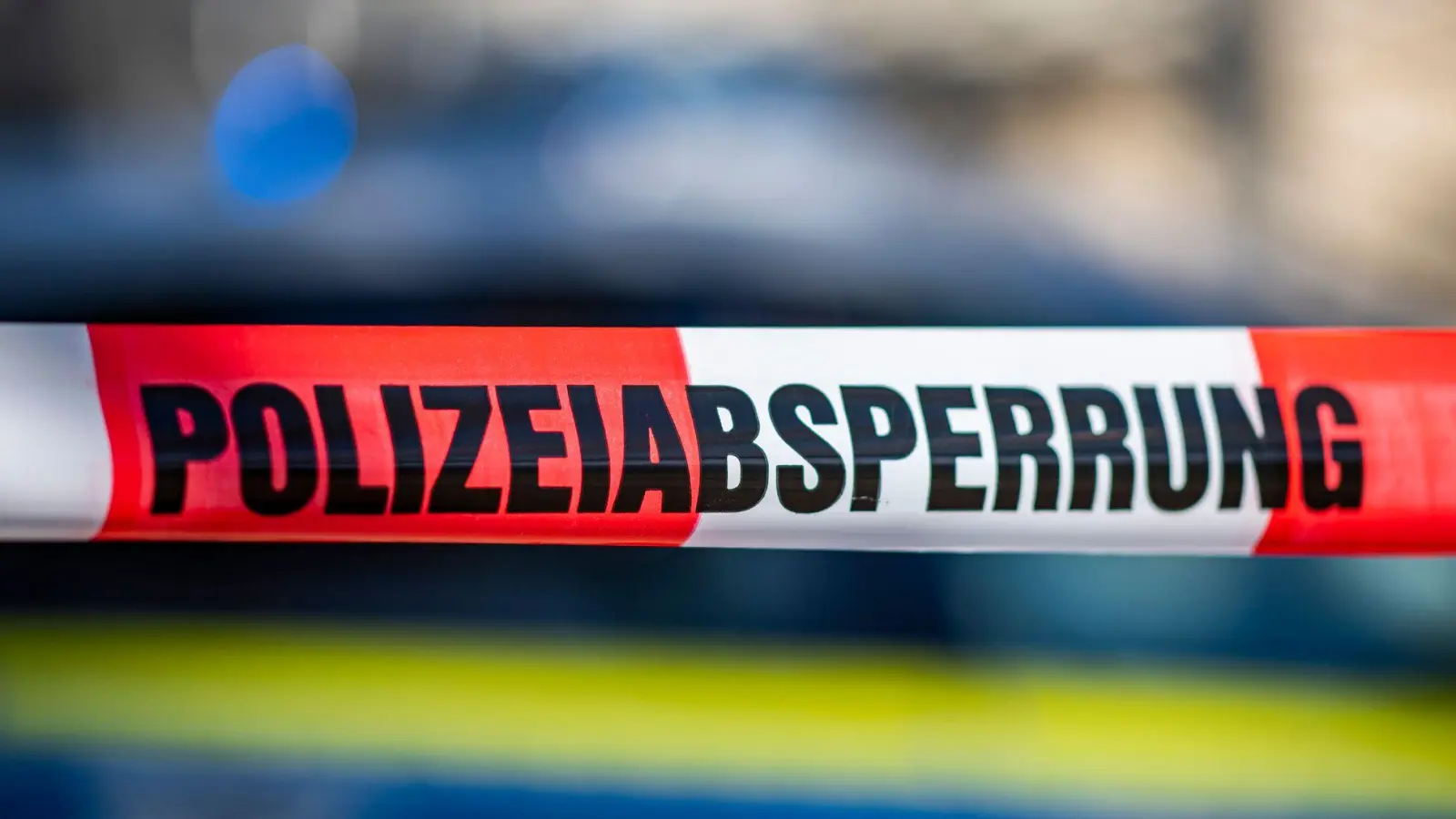 Der Unfall ereignete sich vor den Augen eines 17-Jährigen, der ebenfalls im Aufzug war. (Symbolbild) (Foto: David Inderlied/dpa)