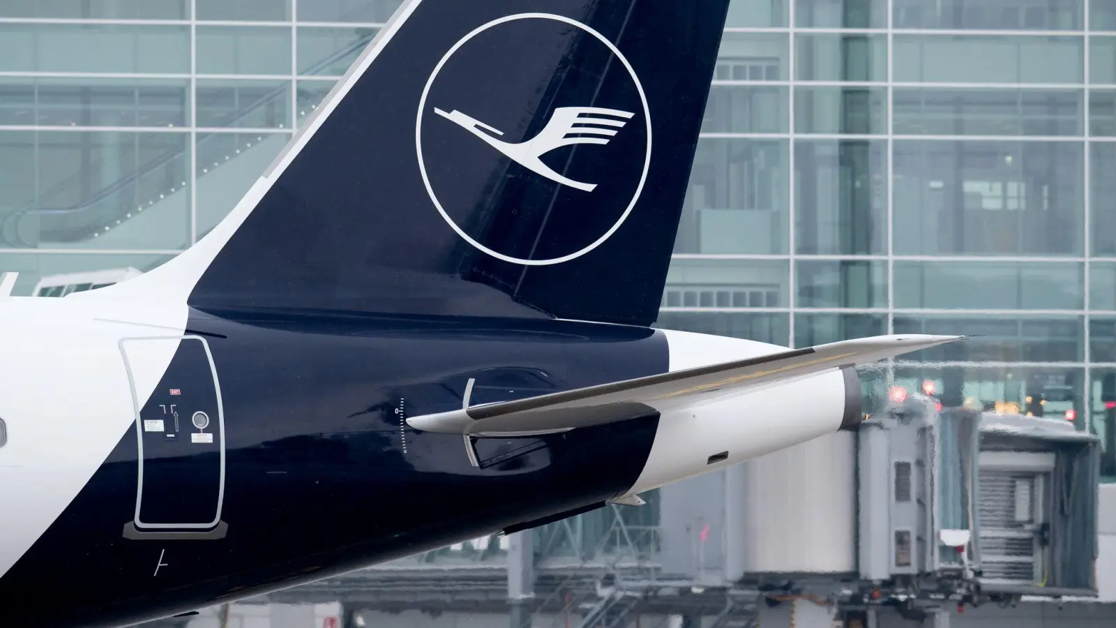 Gewerkschaft lässt Lufthansa-Piloten über Streik abstimmen. (Archivbild) (Foto: Sven Hoppe/dpa)