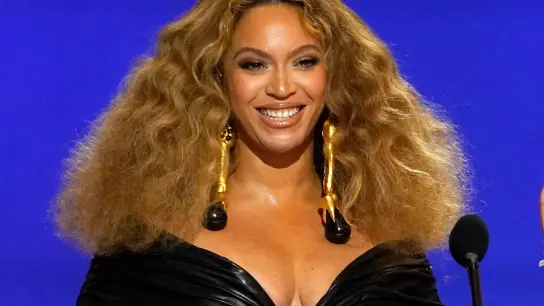 Beyoncé, US-Sängerin, lächelt. (Foto: Chris Pizzello/Invision/AP/dpa)