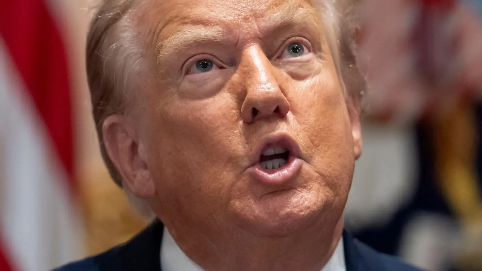 Der US-Präsident hatte bereits im Februar den Gazastreifen für sich beansprucht.  (Foto: Mark Schiefelbein/AP/dpa)