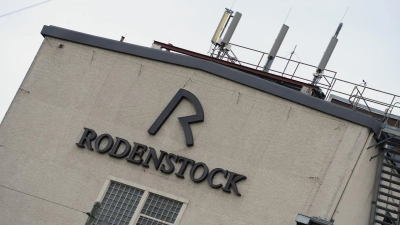 Blick auf das Firmenlogo an der Zentrale des Brillenherstellers Rodenstock in München. (Foto: picture alliance / dpa/Symbolbild)