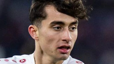 Stürmer Thomas Kastanaras wechselt aus Stuttgart nach Augsburg. (Archivbild) (Foto: Tom Weller/dpa)