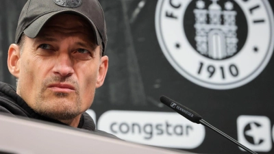 Trainer Alexander Blessin und der FC St. Pauli gehen wohl getrennte Wege. (Archivbild) (Foto: Christian Charisius/dpa)