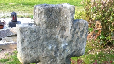 Das Grab des Vaters weiterhin besuchen zu können, ist für Niklas sehr wichtig. (Symbolbild: Gregor Dahmen)