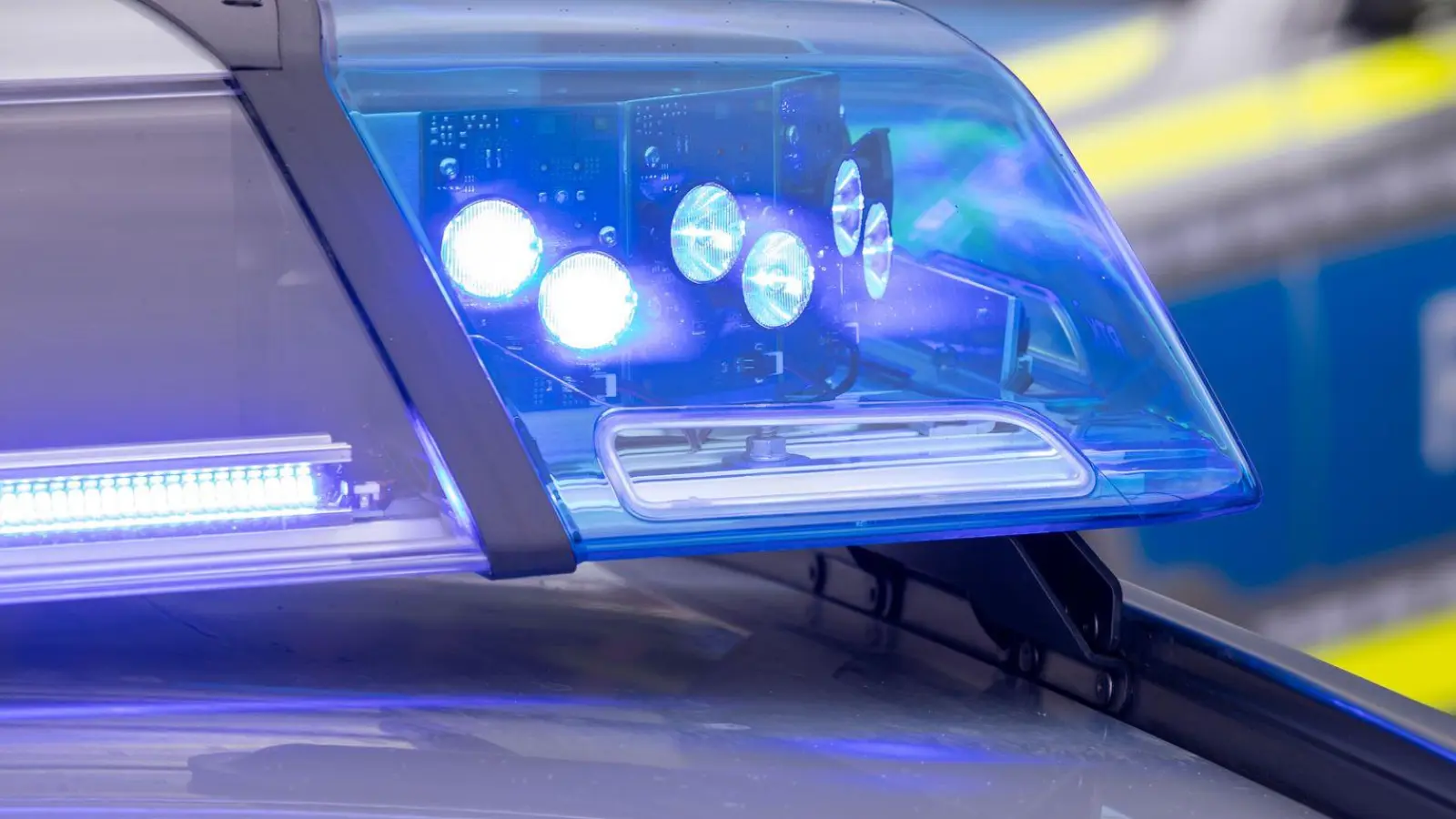 Die Polizei ermittelt wegen Körperverletzung. (Symbolbild) (Foto: Daniel Karmann/dpa)
