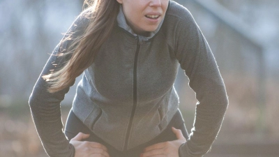 Wer nach einer überstandenen Erkältung wieder mit Sport anfängt, sollte aufmersam auf die Signale seines Körpers achten. (Foto: Christin Klose/dpa-tmn)