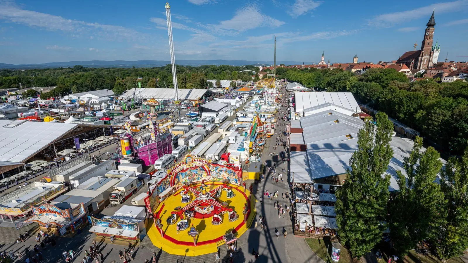Rund 1,25 Millionen Menschen haben in diesem Jahr das Gäubodenvolksfest in Straubing besucht. (Archivbild) (Foto: Armin Weigel/dpa)