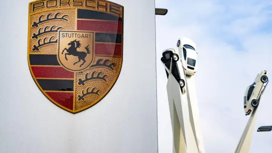 Das Grundkapital der Porsche AG wurde zur Hälfte in stimmrechtslose Vorzugs- und stimmberechtigte Stammaktien aufgespalten. (Foto: Bernd Weißbrod/dpa)