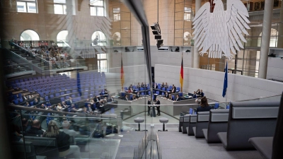 Der Bundestag hat eine Reform beschlossen, damit staatliche Milliarden schneller in die Infrastruktur fließen. (Foto: Markus Lenhardt/dpa)
