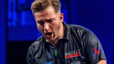 Arno Merk spielt erstmals bei der Darts-WM. (Foto: Sebastian Doppstadt/PDC Europe/dpa)