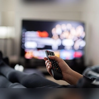 Mit kleinen Tricks lassen sich Serien, Filme und Live-Übertragungen auch im Hotel problemlos streamen. (Foto: Daniel Reinhardt/dpa/dpa-tmn)