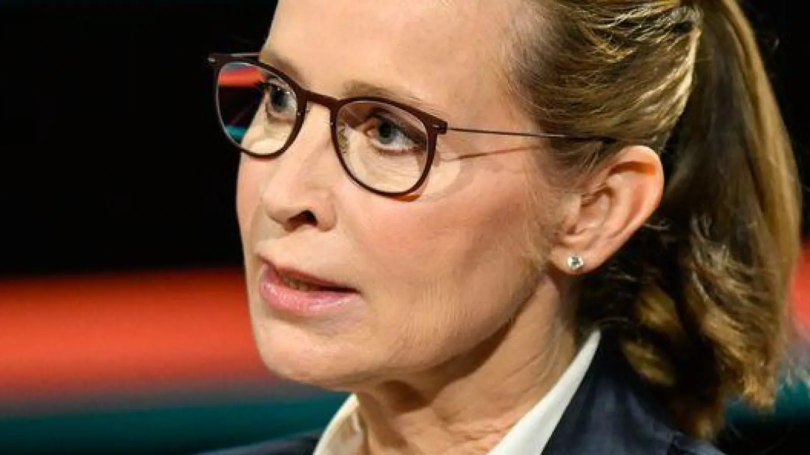 Die Staatsrechtlerin Frauke Brosius-Gersdorf wehrt sich in der ZDF-Sendung „Markus Lanz“ gegen die Vorwürfe, die im Zusammenhang mit ihrer Nominierung als Bundesverfassungsrichterin gegen sie erhoben werden. (Foto: Markus Hertrich/ZDF/dpa)