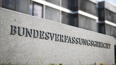 Das Bundesverfassungsgericht hat sich mit Verfassungsbeschwerden zu Sexpuppen mit kindlichem Aussehen befasst. (Archivbild) (Foto: Uli Deck/dpa)