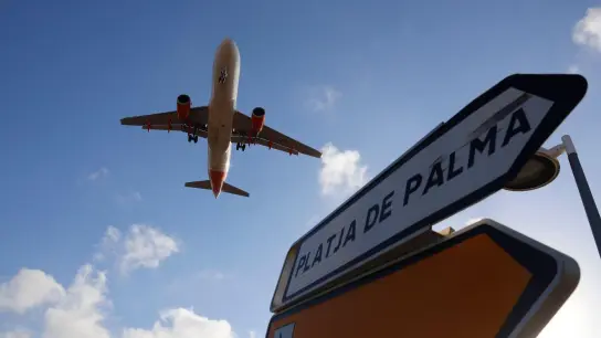 Im letzten Jahr vor der Pandemie 2019 wurden 29,7 Millionen Fluggäste und 217.218 Starts- und Landungen in Mallorca registriert. (Foto: Clara Margais/dpa)