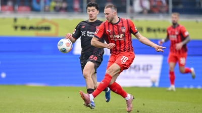 Am Ende gibt es zwischen Heidenheim und Leverkusen keinen Sieger. (Foto: Harry Langer/dpa)