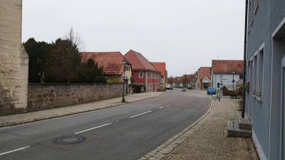 Seit es die Umgehungsstraße gibt, wird darüber diskutiert, wie es mit der Oberen und der Unteren Hindenburgstraße sowie dem Marktplatz weitergehen soll. (Foto: Robert Maurer)