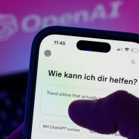 Müssen Mitarbeiter des ChatGPT-Entwicklers Spione fürchten? (Archivbild)  (Foto: Hendrik Schmidt/dpa/dpa-tmn)