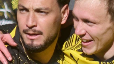 Jubel bei Borussia Dortmund: Die vorzeitige Champions-League-Qualifikation ist geschafft.  (Foto: Bernd Thissen/dpa)