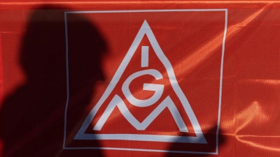 Das Logo der IG Metall auf einem Banner. (Foto: Friso Gentsch/dpa/Symbolbild)