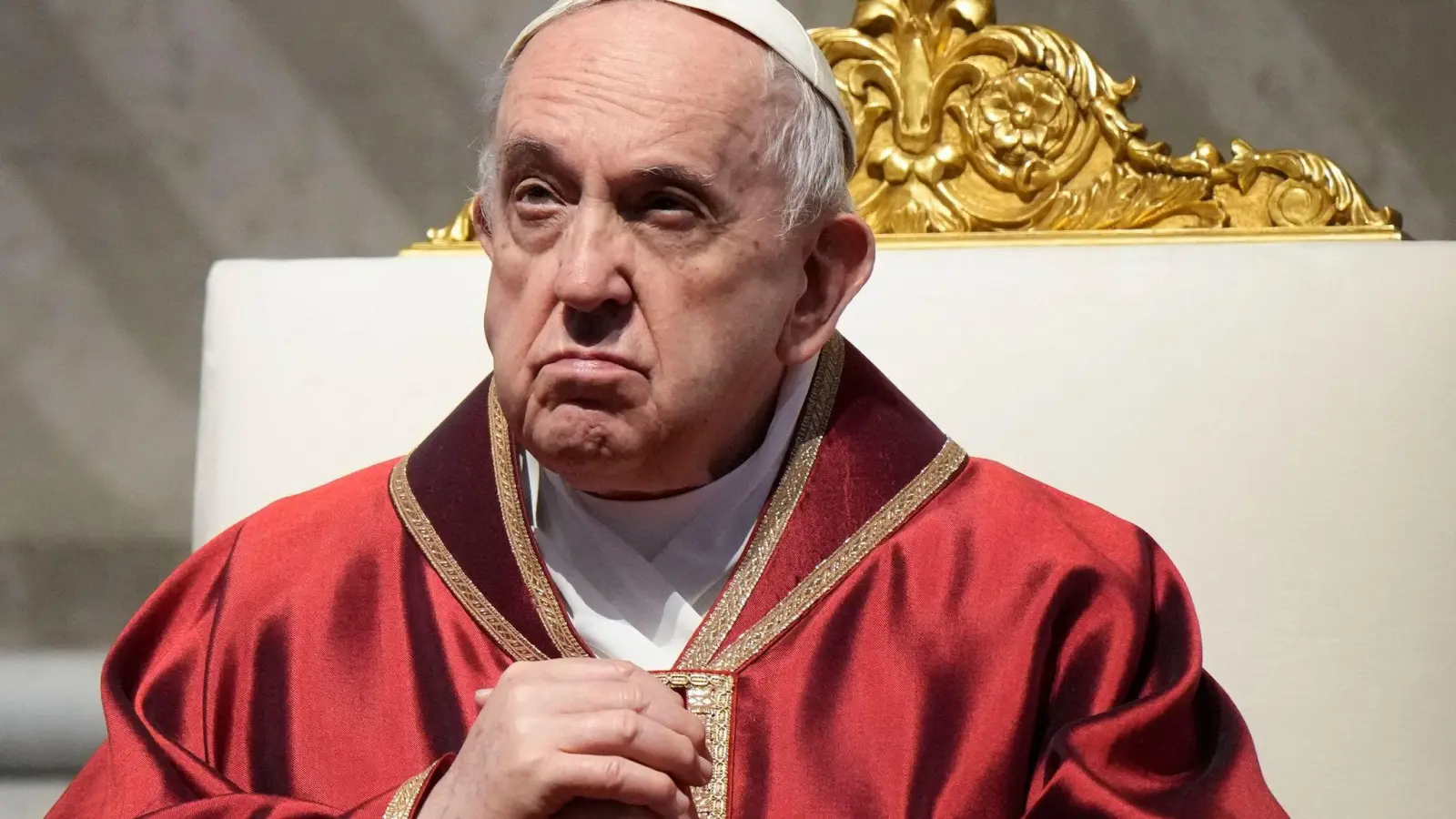 Papst Franziskus will ein Zeichen des Friedens setzen. (Foto: Andrew Medichini/AP/dpa)