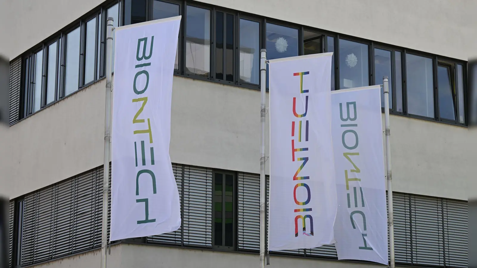 Das Bundeskartellamt hat dem Pharmaunternehmen Biontech die Übernahme von Curevac erlaubt. (Archivbild) (Foto: Arne Dedert/dpa)