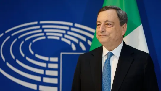 Der italienische Ministerpräsident Mario Draghi im Europäischen Parlament in Straßburg. (Foto: Jean-Francois Badias/AP/dpa)