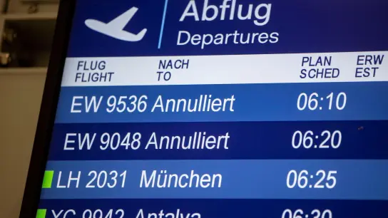 Annullierte Eurowings-Flüge in Düsseldorf. (Foto: Christoph Reichwein/dpa)