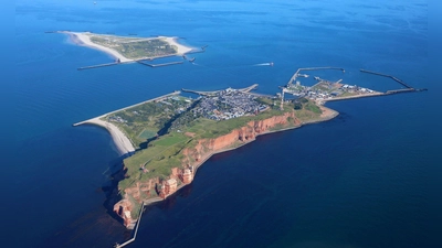 Rund um Helgoland war die Nordsee in diesem Sommer besonders warm, haben Messungen von Experten ergeben. (Archivbild) (Foto: Stefan Rampfel/dpa)