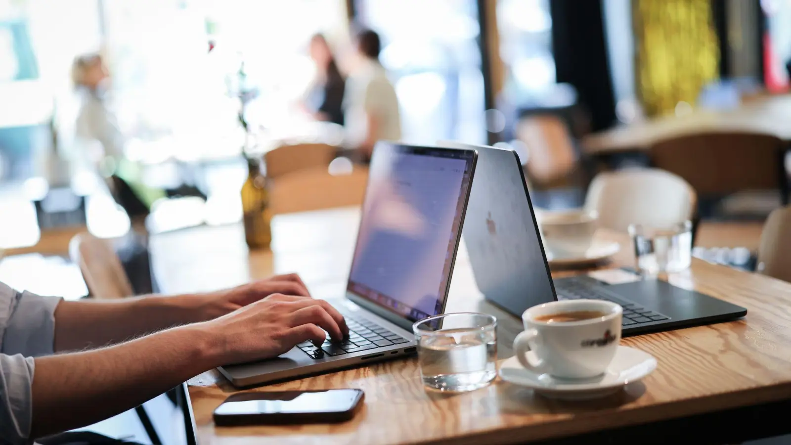 Deutsche Start-ups beurteilen den heimischen Standort gemischt (Archivbild) (Foto: Christian Charisius/dpa)
