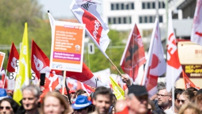 2023: Am Tag der Arbeit findet eine Demonstration des Deutschen Gewerkschaftsbundes (DGB) unter dem Motto „Ungebrochen solidarisch“ statt. (Foto: Hannes P Albert/dpa)