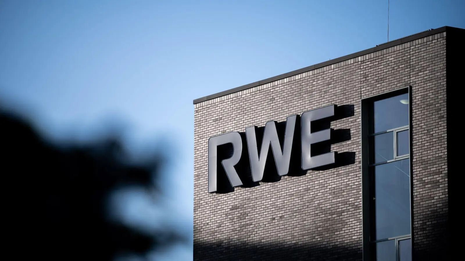 RWE ist nun Alleininhaber der geplanten Windpark-Gruppe in der Nordsee. (Foto: Fabian Strauch/dpa)